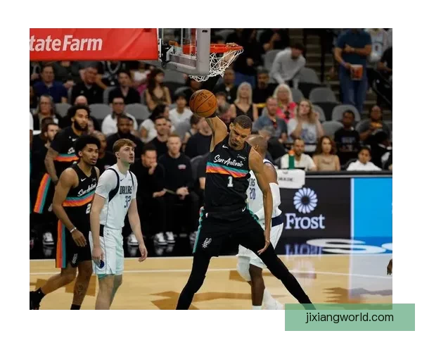 文班率马刺豪取六连胜26分钟砍26分14板再现多次空接暴扣精彩表现